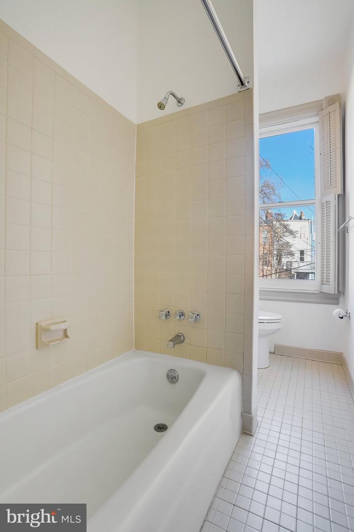 136 E ST SE, WASHINGTON, District Of Columbia 20003, 3 Bedrooms Bedrooms, ,2 BathroomsBathrooms,Residential,For sale,136 E ST SE,DCDC2171188 MLS # DCDC2171188