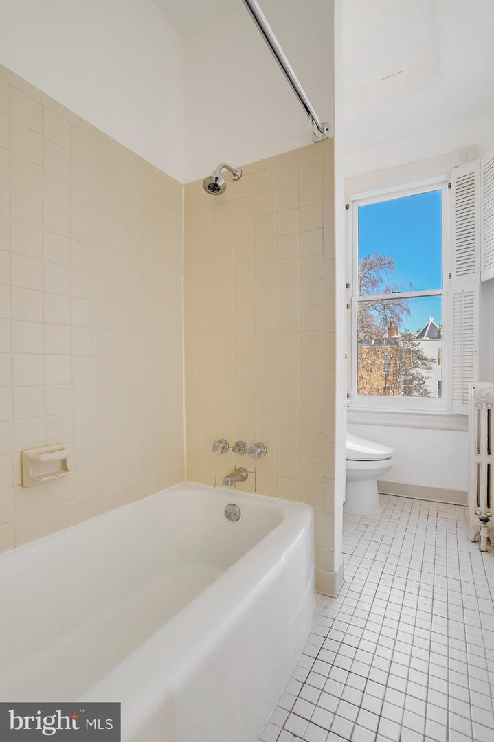 136 E ST SE, WASHINGTON, District Of Columbia 20003, 3 Bedrooms Bedrooms, ,2 BathroomsBathrooms,Residential,For sale,136 E ST SE,DCDC2171188 MLS # DCDC2171188