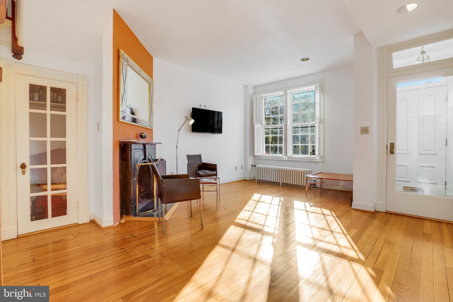 136 E ST SE, WASHINGTON, District Of Columbia 20003, 3 Bedrooms Bedrooms, ,2 BathroomsBathrooms,Residential,For sale,136 E ST SE,DCDC2171188 MLS # DCDC2171188