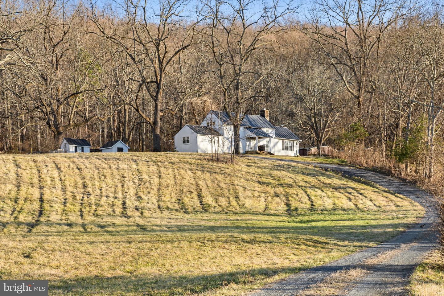 3671 HALFWAY RD, THE PLAINS, Virginia 20198, 3 Bedrooms Bedrooms, ,2 BathroomsBathrooms,Residential,For sale,3671 HALFWAY RD,VAFQ2015322 MLS # VAFQ2015322