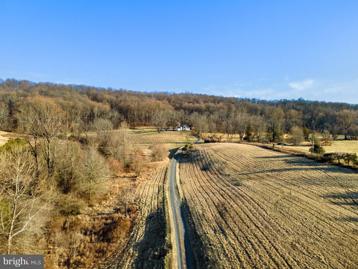 3671 HALFWAY RD, THE PLAINS, Virginia 20198, 3 Bedrooms Bedrooms, ,2 BathroomsBathrooms,Residential,For sale,3671 HALFWAY RD,VAFQ2015322 MLS # VAFQ2015322