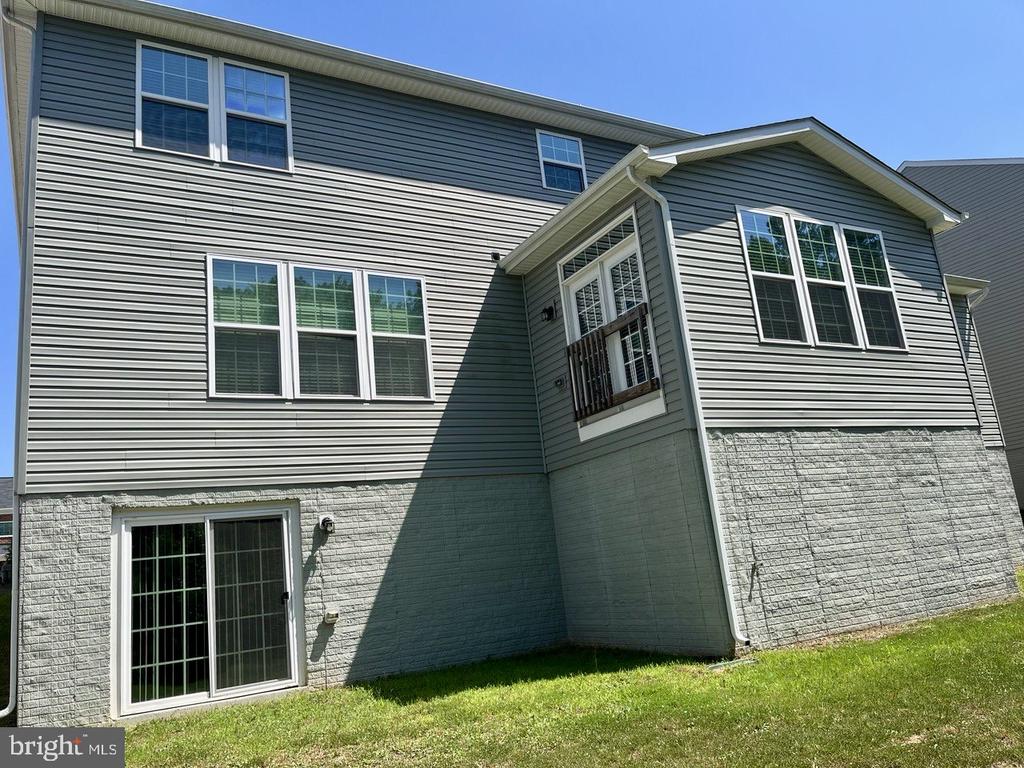 9426 WOOD CREEK CIR, FREDERICKSBURG, Virginia 22407, 5 Bedrooms Bedrooms, ,4 BathroomsBathrooms,Residential,9426 WOOD CREEK CIR,VASP2030666 MLS # VASP2030666