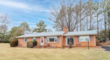 300 AFTON MOUNTAIN RD, AFTON, Virginia 22920, 4 Bedrooms Bedrooms, ,2 BathroomsBathrooms,Residential,300 AFTON MOUNTAIN RD,660788 MLS # 660788