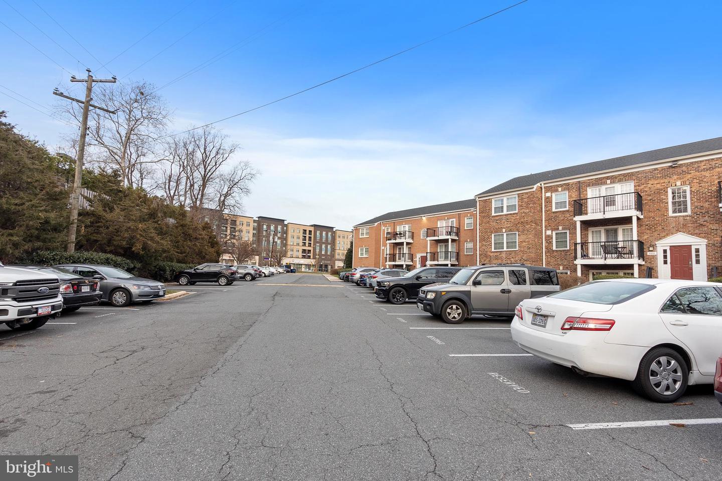 9489 FAIRFAX BLVD #203, FAIRFAX, Virginia 22031, 2 Bedrooms Bedrooms, ,1 BathroomBathrooms,Residential,For sale,9489 FAIRFAX BLVD #203,VAFC2005546 MLS # VAFC2005546