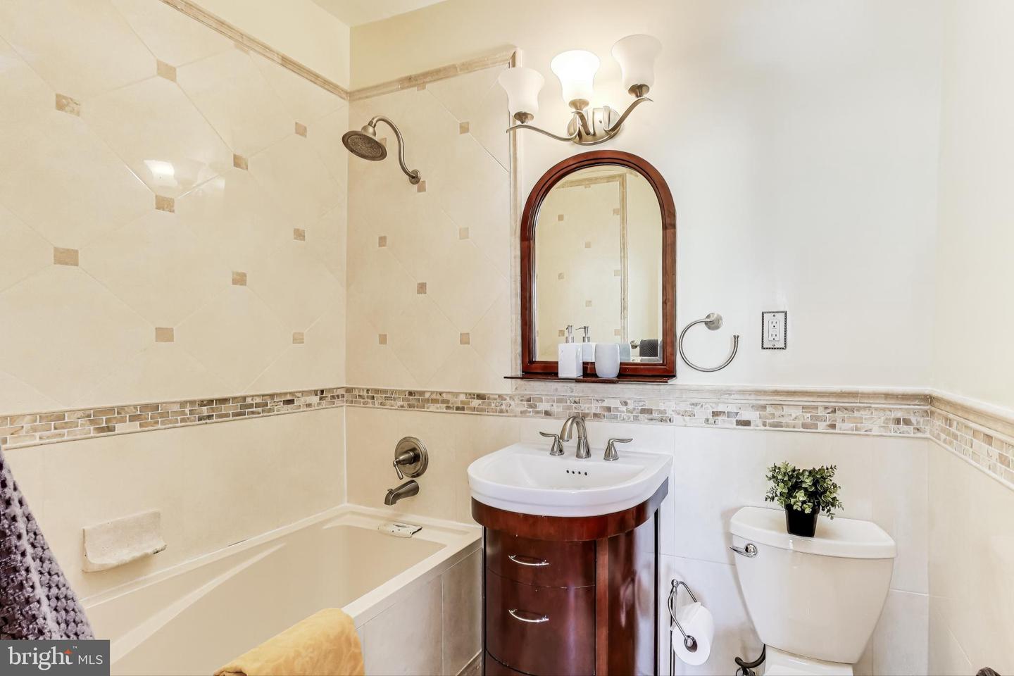 331 F ST NE, WASHINGTON, District Of Columbia 20002, 3 Bedrooms Bedrooms, ,2 BathroomsBathrooms,Residential,For sale,331 F ST NE,DCDC2172990 MLS # DCDC2172990