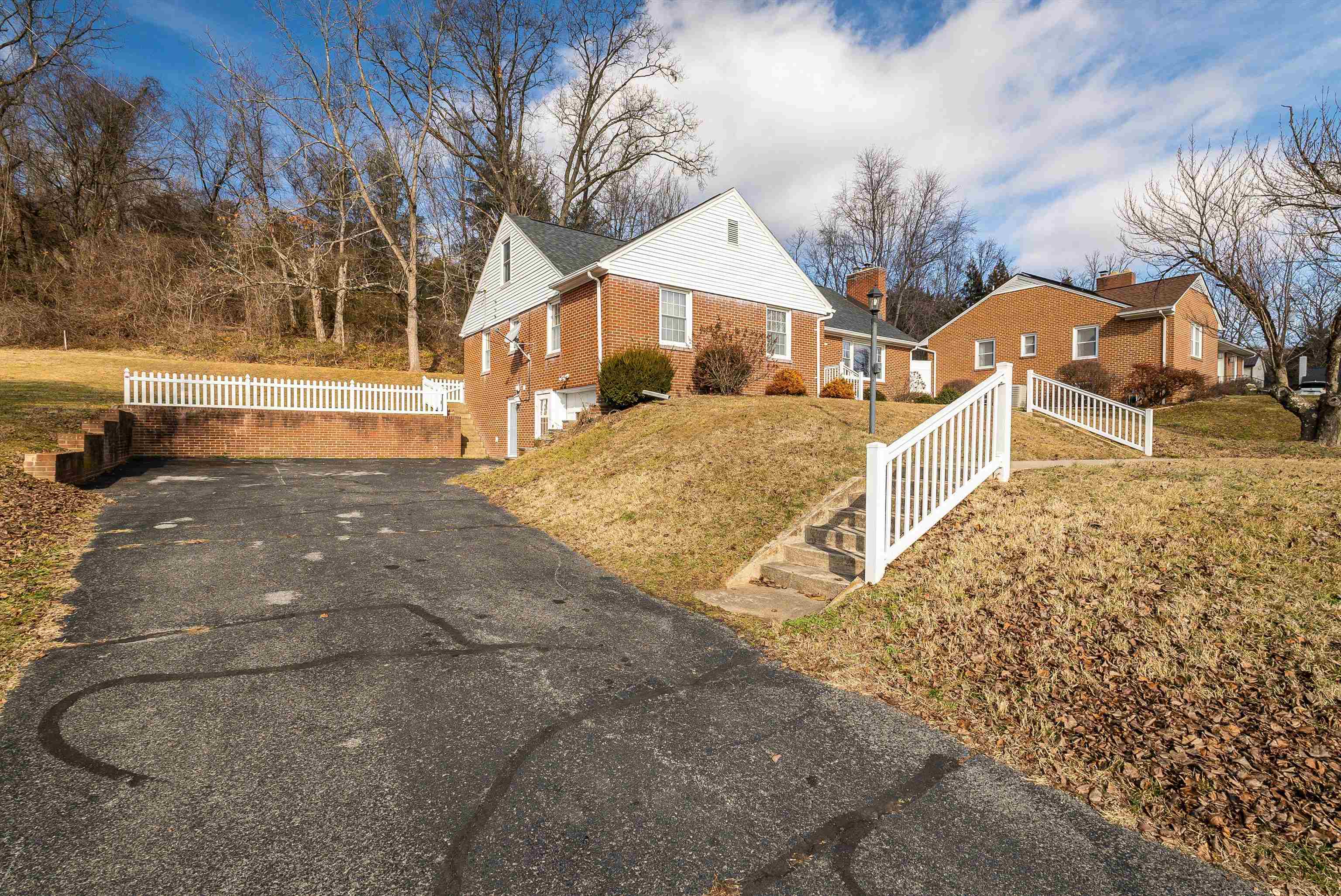 52 HERRON ST, MOUNT SIDNEY, Virginia 24467, 3 Bedrooms Bedrooms, ,3 BathroomsBathrooms,Residential,52 HERRON ST,660811 MLS # 660811