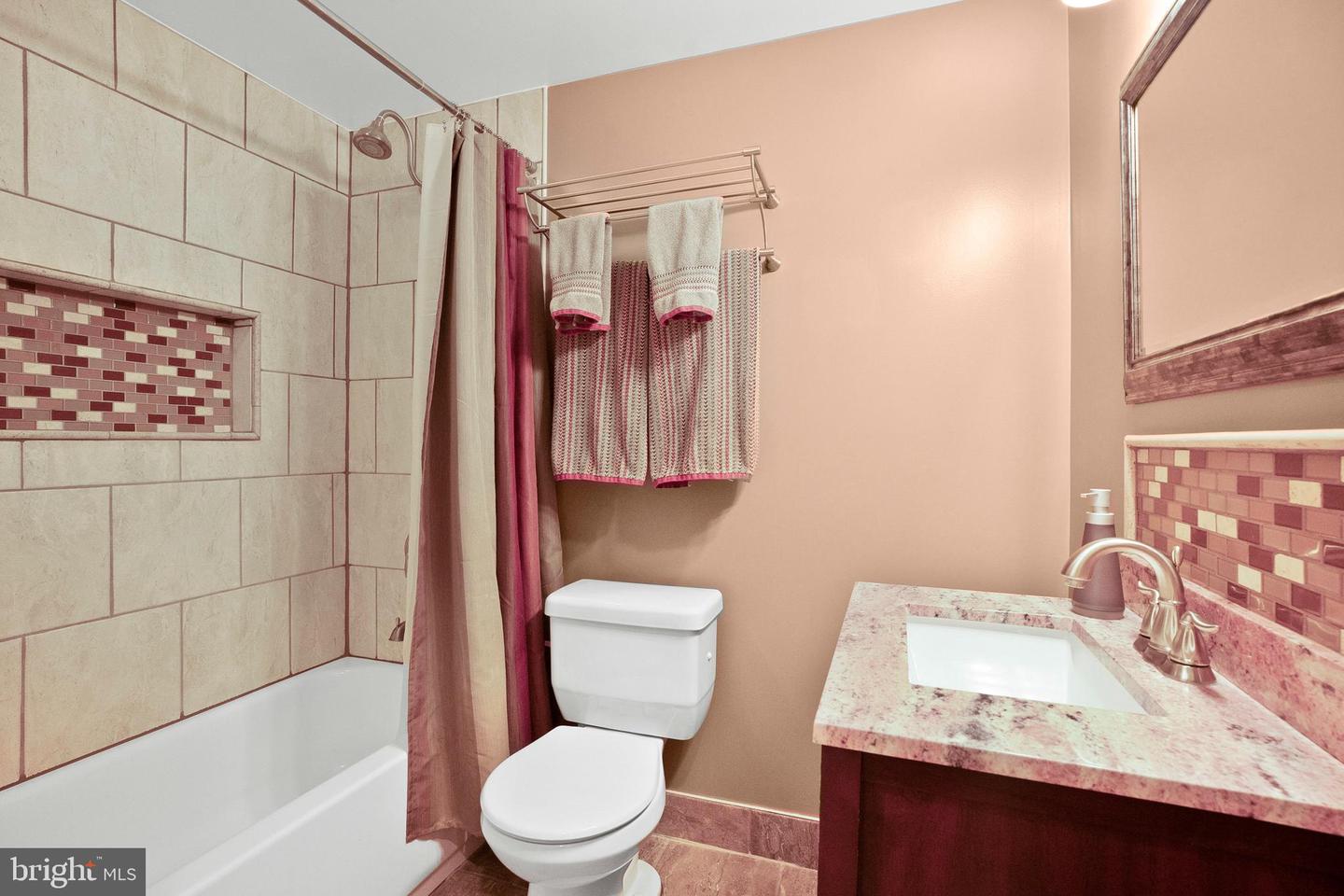 819 4TH ST NE, WASHINGTON, District Of Columbia 20002, 5 Bedrooms Bedrooms, ,4 BathroomsBathrooms,Residential,For sale,819 4TH ST NE,DCDC2176318 MLS # DCDC2176318