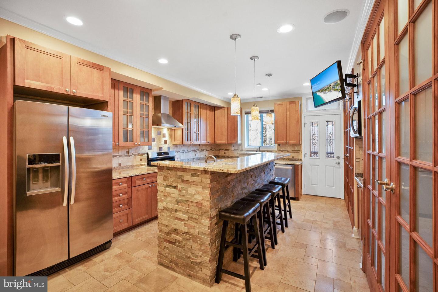 819 4TH ST NE, WASHINGTON, District Of Columbia 20002, 5 Bedrooms Bedrooms, ,4 BathroomsBathrooms,Residential,For sale,819 4TH ST NE,DCDC2176318 MLS # DCDC2176318