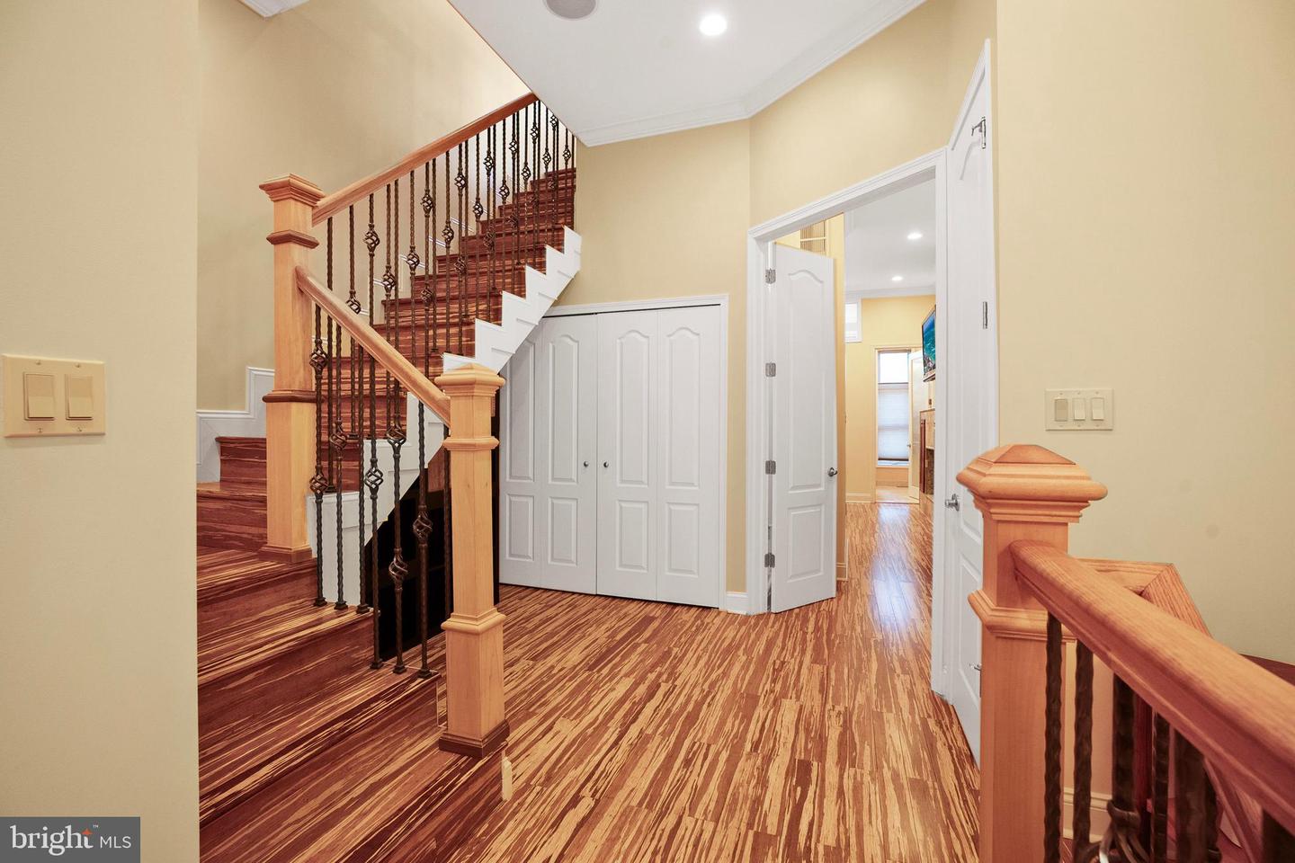 819 4TH ST NE, WASHINGTON, District Of Columbia 20002, 5 Bedrooms Bedrooms, ,4 BathroomsBathrooms,Residential,For sale,819 4TH ST NE,DCDC2176318 MLS # DCDC2176318