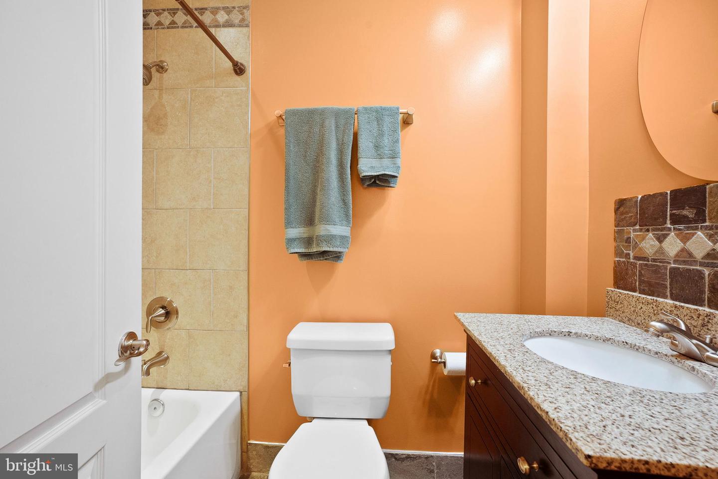 819 4TH ST NE, WASHINGTON, District Of Columbia 20002, 5 Bedrooms Bedrooms, ,4 BathroomsBathrooms,Residential,For sale,819 4TH ST NE,DCDC2176318 MLS # DCDC2176318