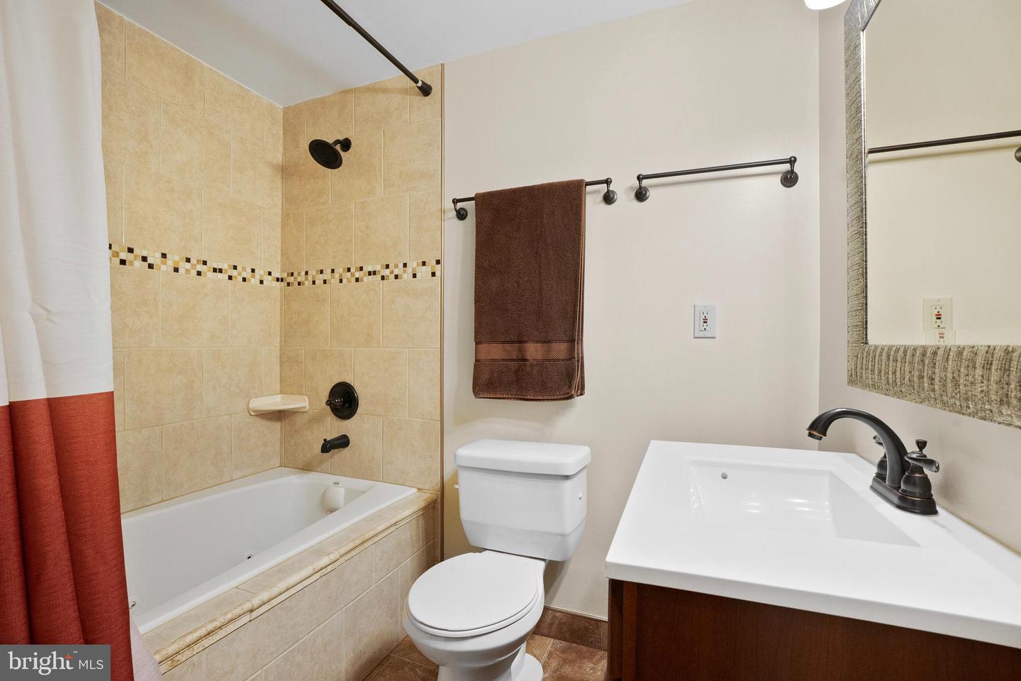 819 4TH ST NE, WASHINGTON, District Of Columbia 20002, 5 Bedrooms Bedrooms, ,4 BathroomsBathrooms,Residential,For sale,819 4TH ST NE,DCDC2176318 MLS # DCDC2176318