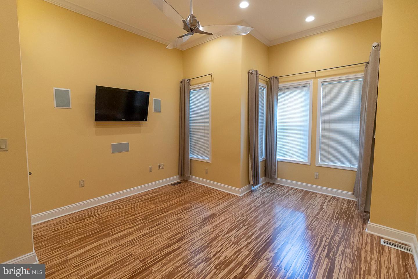 819 4TH ST NE, WASHINGTON, District Of Columbia 20002, 4 Bedrooms Bedrooms, ,4 BathroomsBathrooms,Residential,For sale,819 4TH ST NE,DCDC2176318 MLS # DCDC2176318