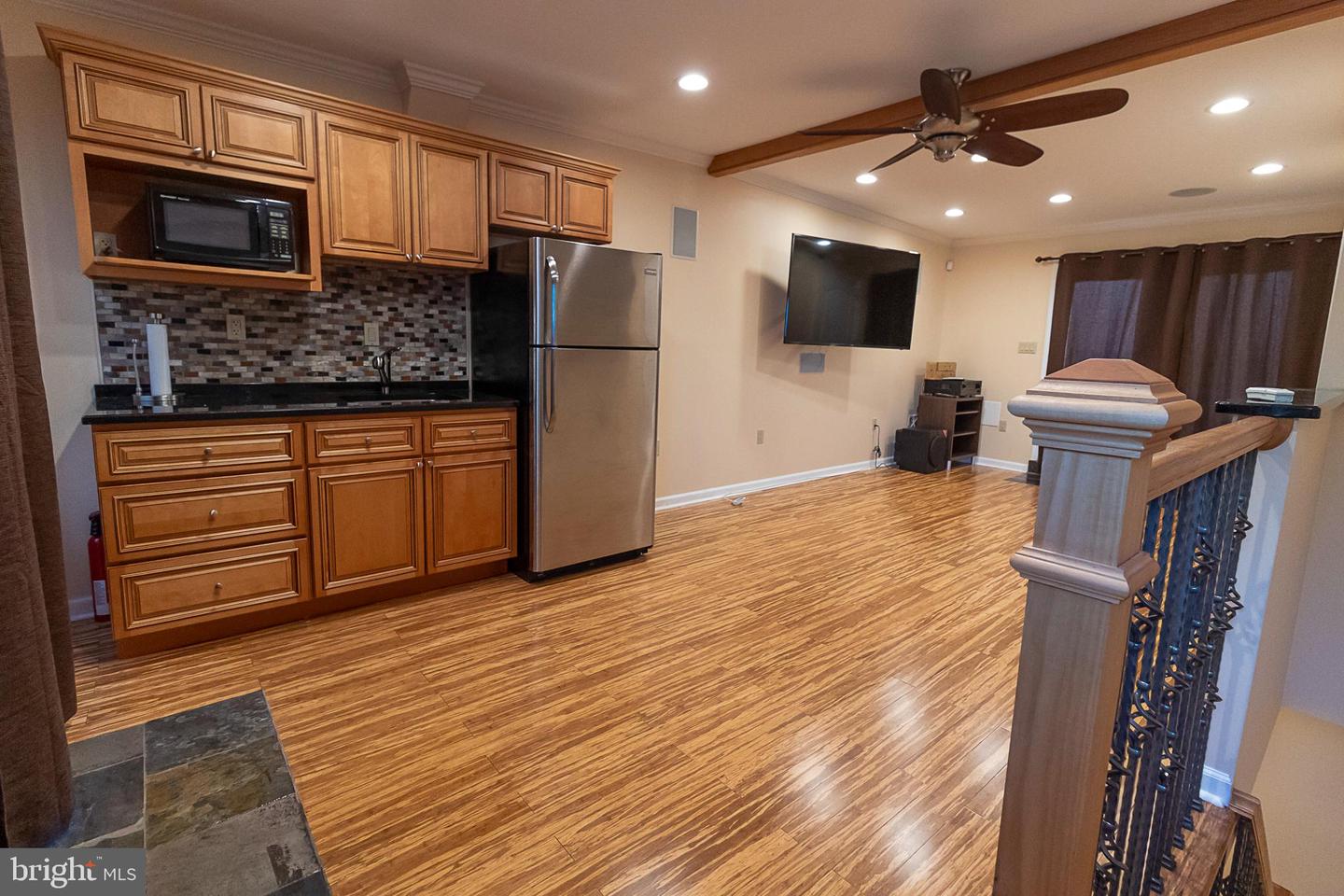 819 4TH ST NE, WASHINGTON, District Of Columbia 20002, 4 Bedrooms Bedrooms, ,4 BathroomsBathrooms,Residential,For sale,819 4TH ST NE,DCDC2176318 MLS # DCDC2176318