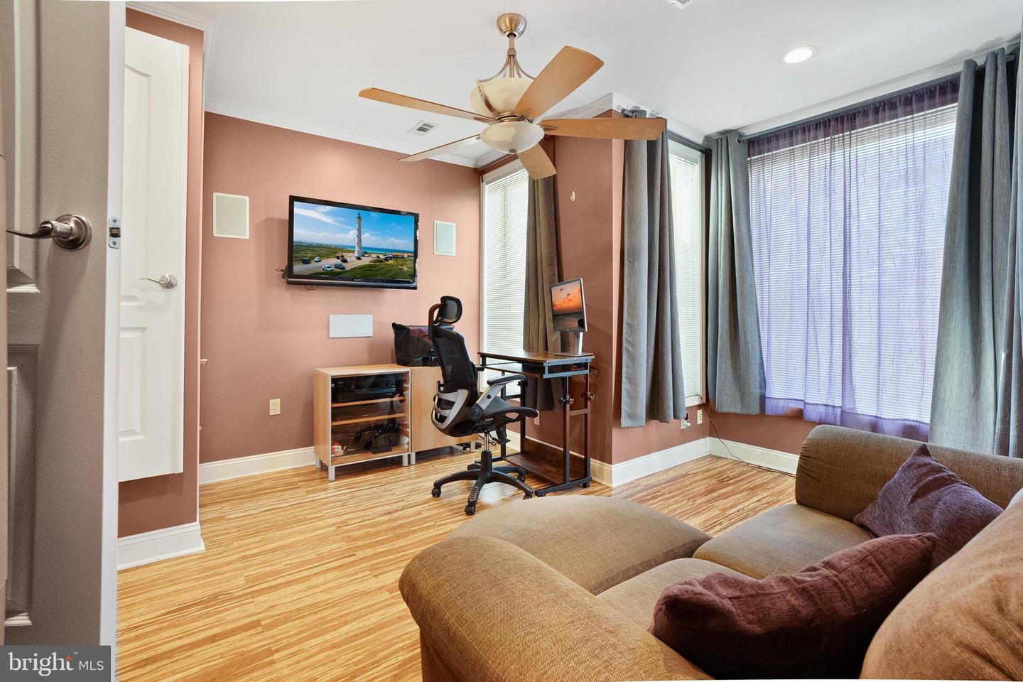 819 4TH ST NE, WASHINGTON, District Of Columbia 20002, 5 Bedrooms Bedrooms, ,4 BathroomsBathrooms,Residential,For sale,819 4TH ST NE,DCDC2176318 MLS # DCDC2176318