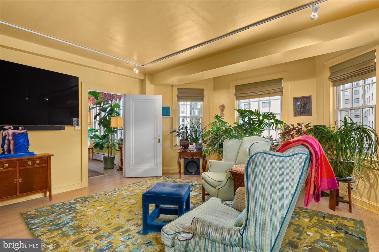 1026 16TH ST NW #401, WASHINGTON, District Of Columbia 20036, 2 Bedrooms Bedrooms, ,2 BathroomsBathrooms,Residential,For sale,1026 16TH ST NW #401,DCDC2184322 MLS # DCDC2184322