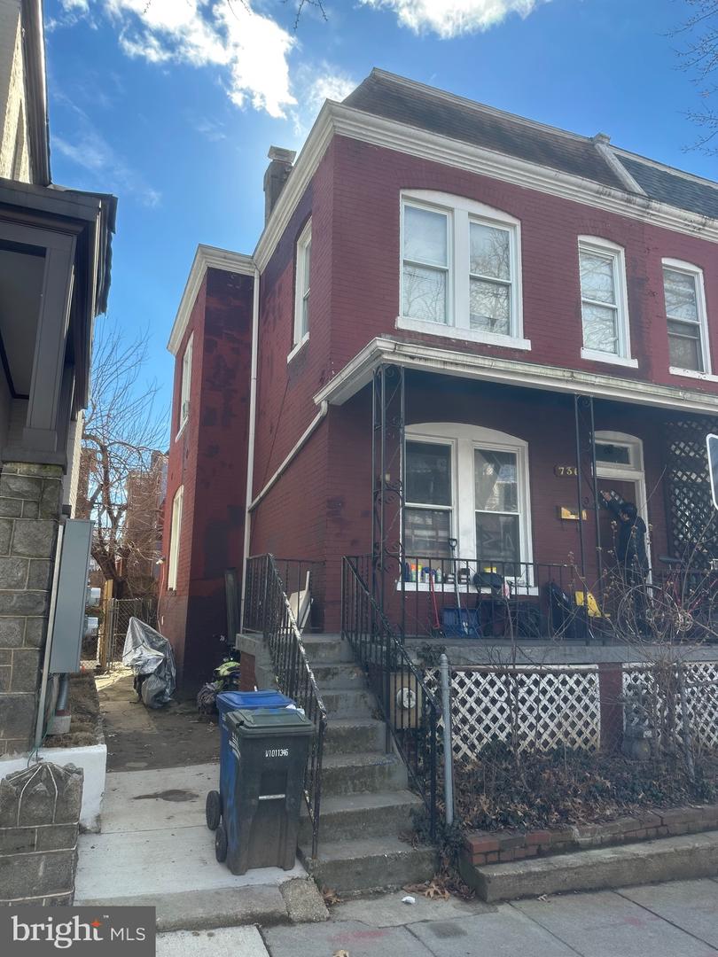 736 HARVARD ST NW, WASHINGTON, District Of Columbia 20001, 3 Bedrooms Bedrooms, ,2 BathroomsBathrooms,Residential,For sale,736 HARVARD ST NW,DCDC2184714 MLS # DCDC2184714