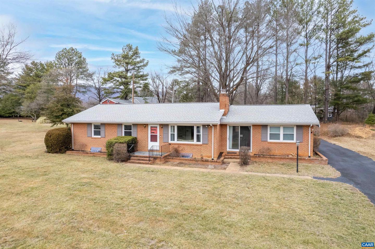 300 AFTON MOUNTAIN RD, AFTON, Virginia 22920, 4 Bedrooms Bedrooms, ,2 BathroomsBathrooms,Residential,For sale,300 AFTON MOUNTAIN RD,660788 MLS # 660788