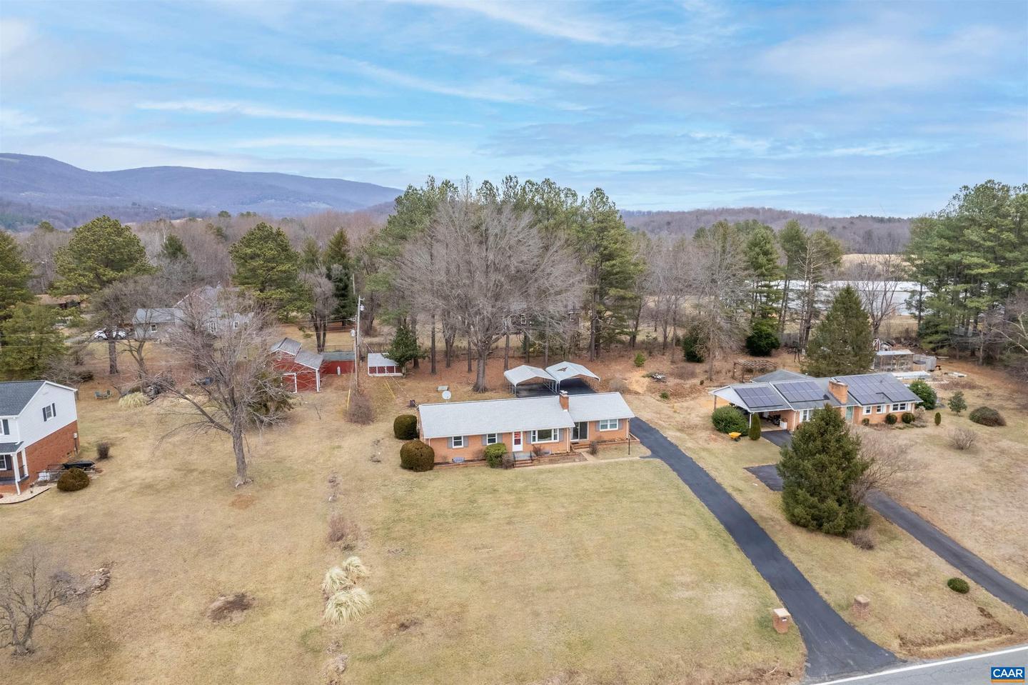 300 AFTON MOUNTAIN RD, AFTON, Virginia 22920, 4 Bedrooms Bedrooms, ,2 BathroomsBathrooms,Residential,For sale,300 AFTON MOUNTAIN RD,660788 MLS # 660788