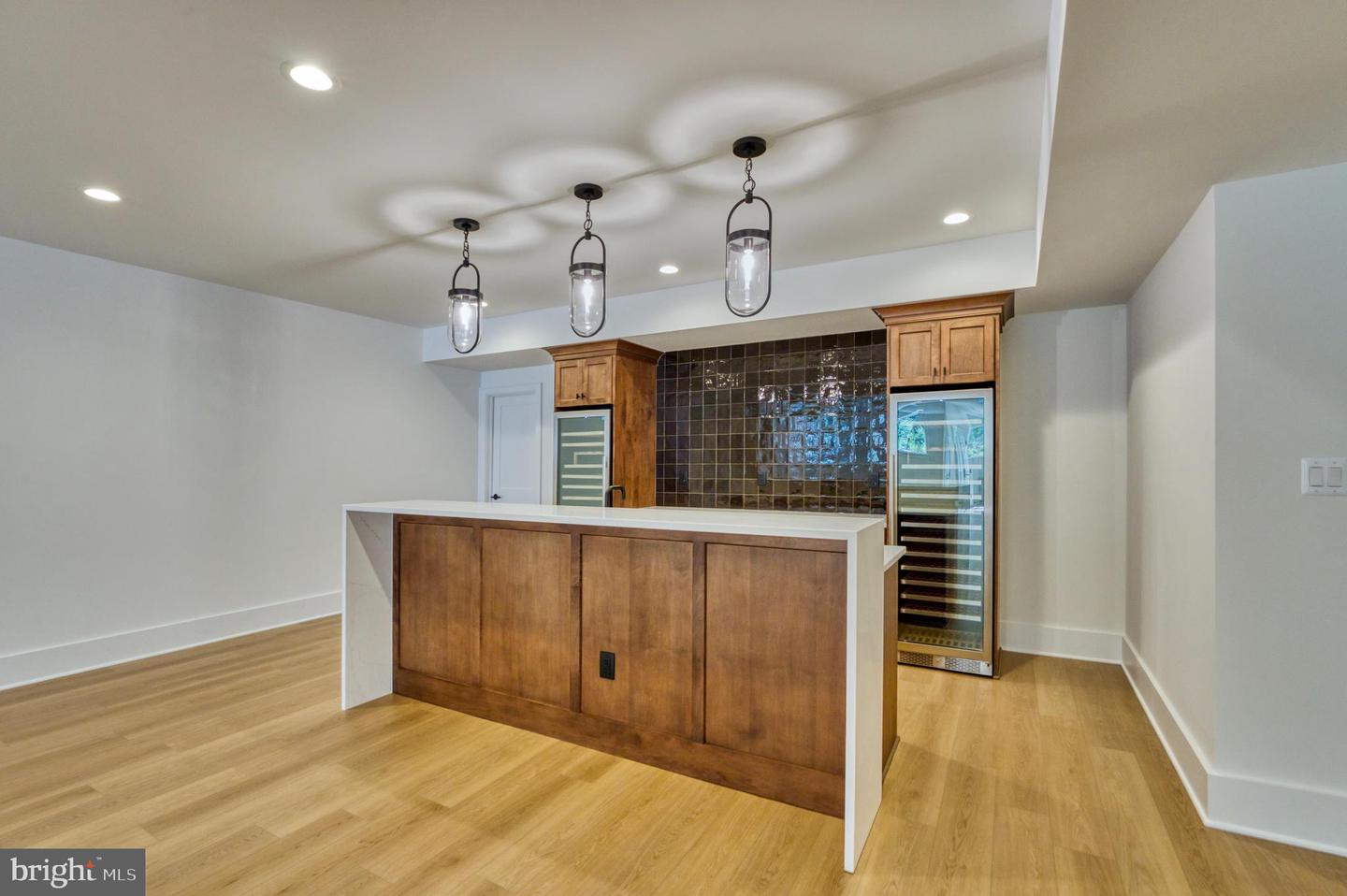 1700 N WAYNE ST, ARLINGTON, Virginia 22201, 6 Bedrooms Bedrooms, ,6 BathroomsBathrooms,Residential,For sale,1700 N WAYNE ST,VAAR2053338 MLS # VAAR2053338