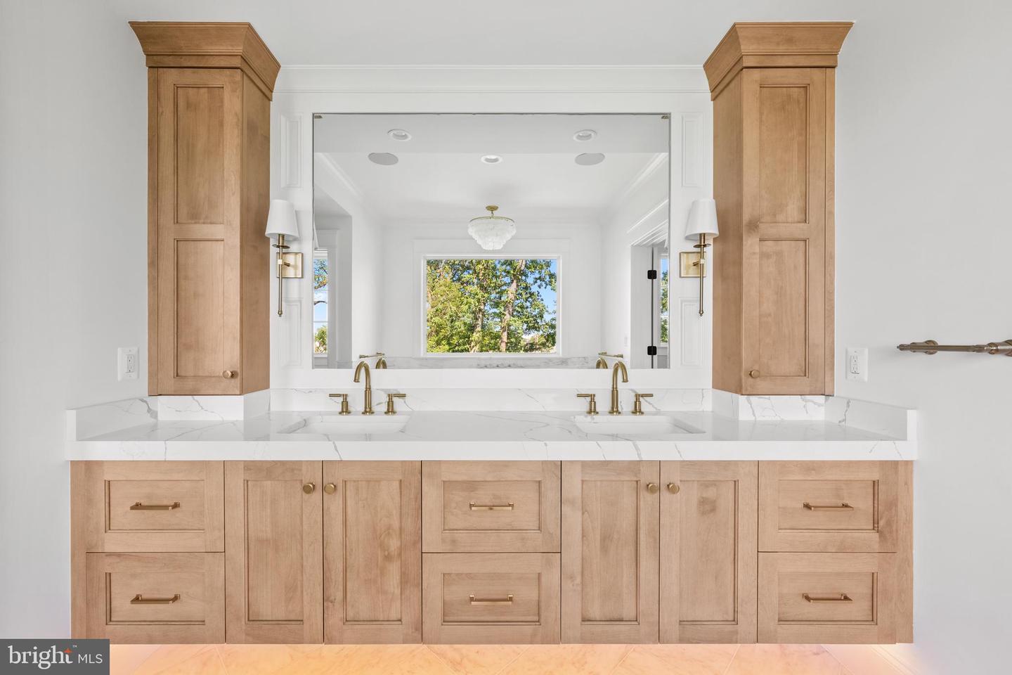 1700 N WAYNE ST, ARLINGTON, Virginia 22201, 6 Bedrooms Bedrooms, ,6 BathroomsBathrooms,Residential,For sale,1700 N WAYNE ST,VAAR2053338 MLS # VAAR2053338