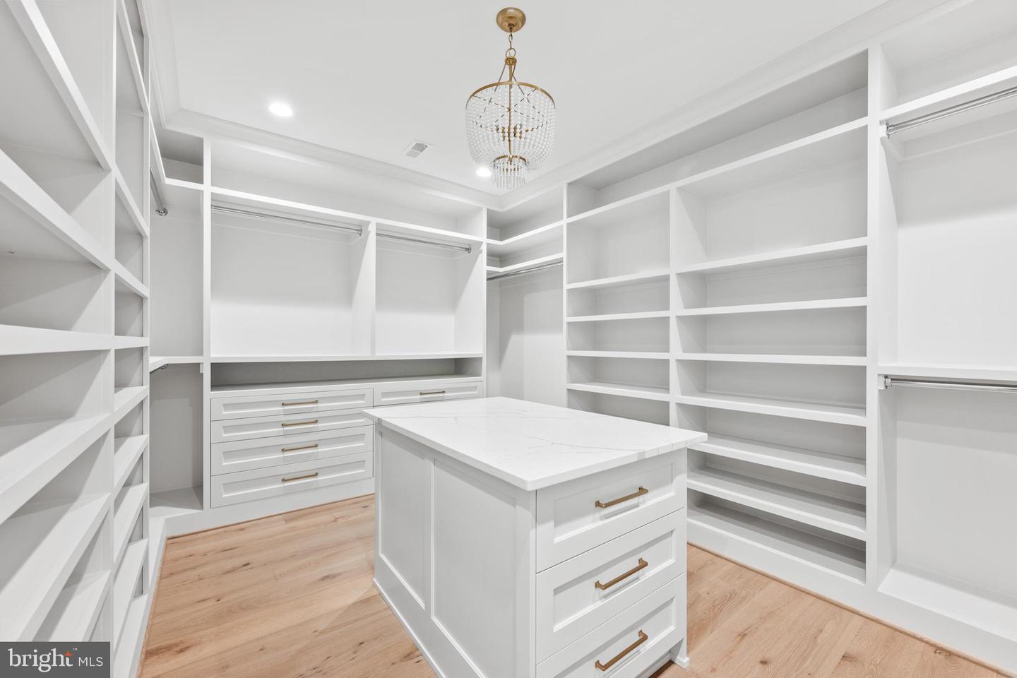 1700 N WAYNE ST, ARLINGTON, Virginia 22201, 6 Bedrooms Bedrooms, ,6 BathroomsBathrooms,Residential,For sale,1700 N WAYNE ST,VAAR2053338 MLS # VAAR2053338