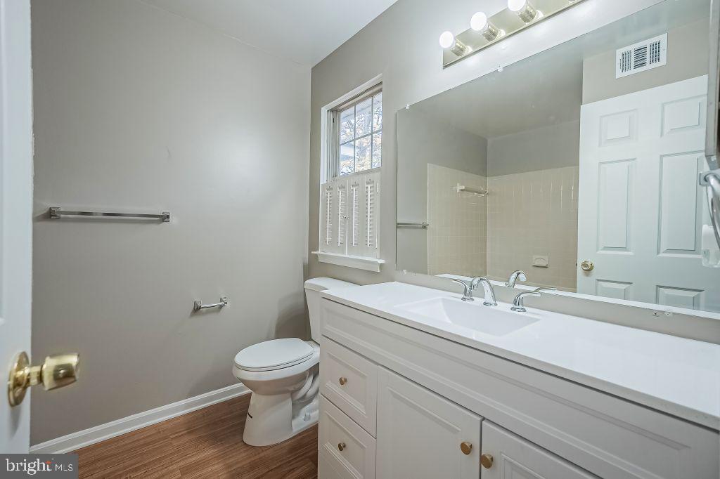 5382 BEDFORD TER #D, ALEXANDRIA, Virginia 22309, 1 Bedroom Bedrooms, ,1 BathroomBathrooms,Residential,For sale,5382 BEDFORD TER #D,VAFX2211344 MLS # VAFX2211344