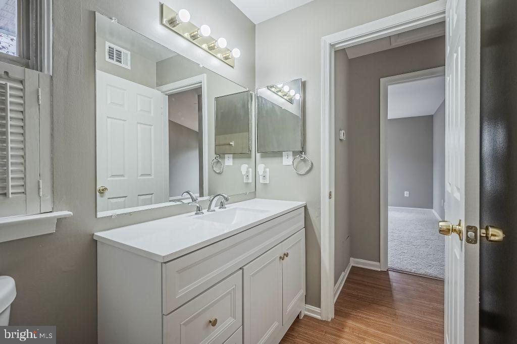 5382 BEDFORD TER #D, ALEXANDRIA, Virginia 22309, 1 Bedroom Bedrooms, ,1 BathroomBathrooms,Residential,For sale,5382 BEDFORD TER #D,VAFX2211344 MLS # VAFX2211344