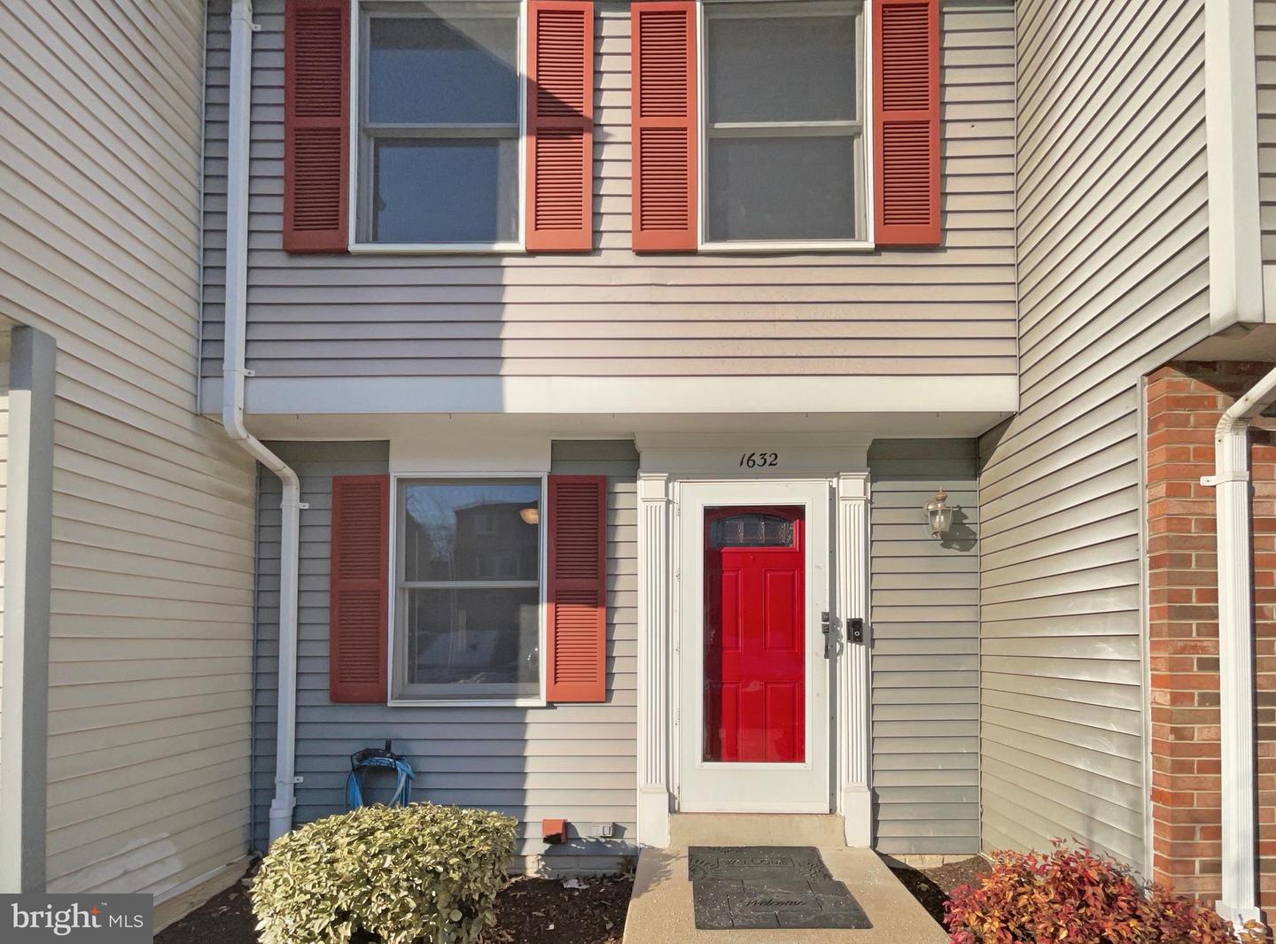 1632 THENIA PL #5, WOODBRIDGE, Virginia 22192, 2 Bedrooms Bedrooms, ,1 BathroomBathrooms,Residential,For sale,1632 THENIA PL #5,VAPW2087582 MLS # VAPW2087582