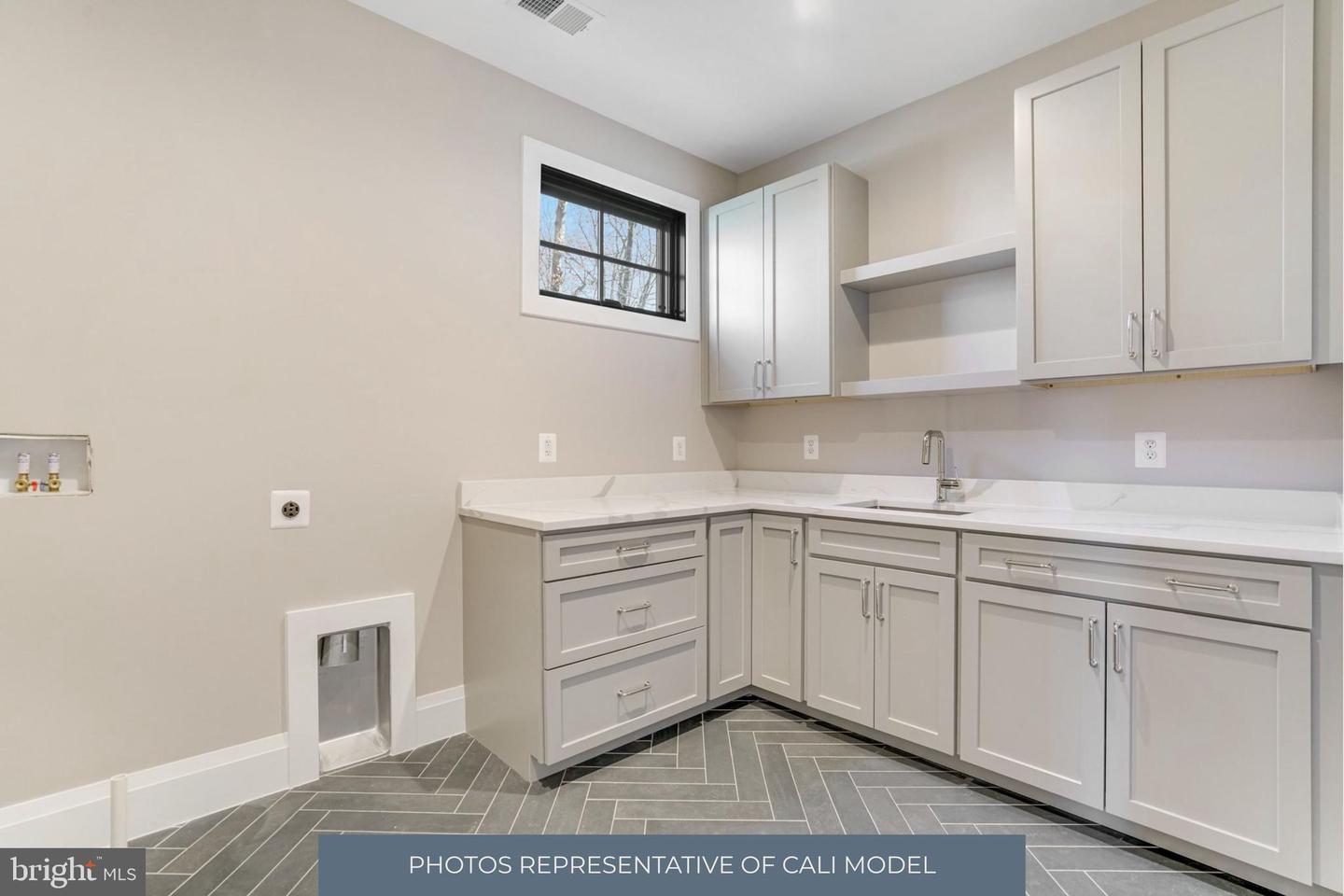3815 N ABINGDON ST, ARLINGTON, Virginia 22207, 6 Bedrooms Bedrooms, ,7 BathroomsBathrooms,Residential,For sale,3815 N ABINGDON ST,VAAR2053344 MLS # VAAR2053344
