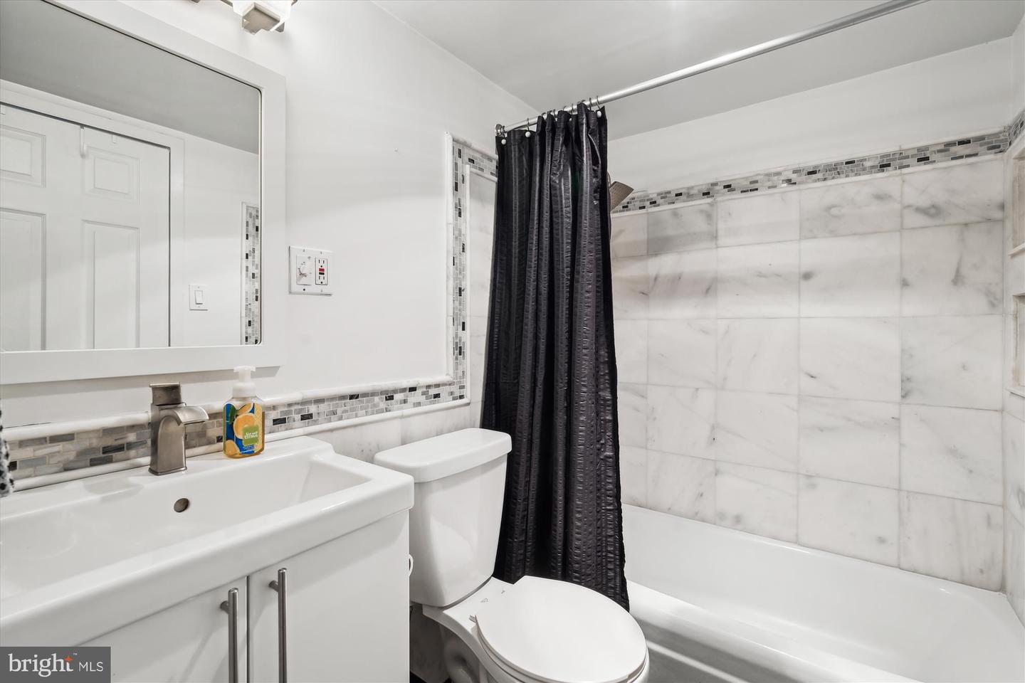 1816 NEW HAMPSHIRE AVE NW #210, WASHINGTON, District Of Columbia 20009, 1 Bedroom Bedrooms, ,1 BathroomBathrooms,Residential,For sale,1816 NEW HAMPSHIRE AVE NW #210,DCDC2184216 MLS # DCDC2184216