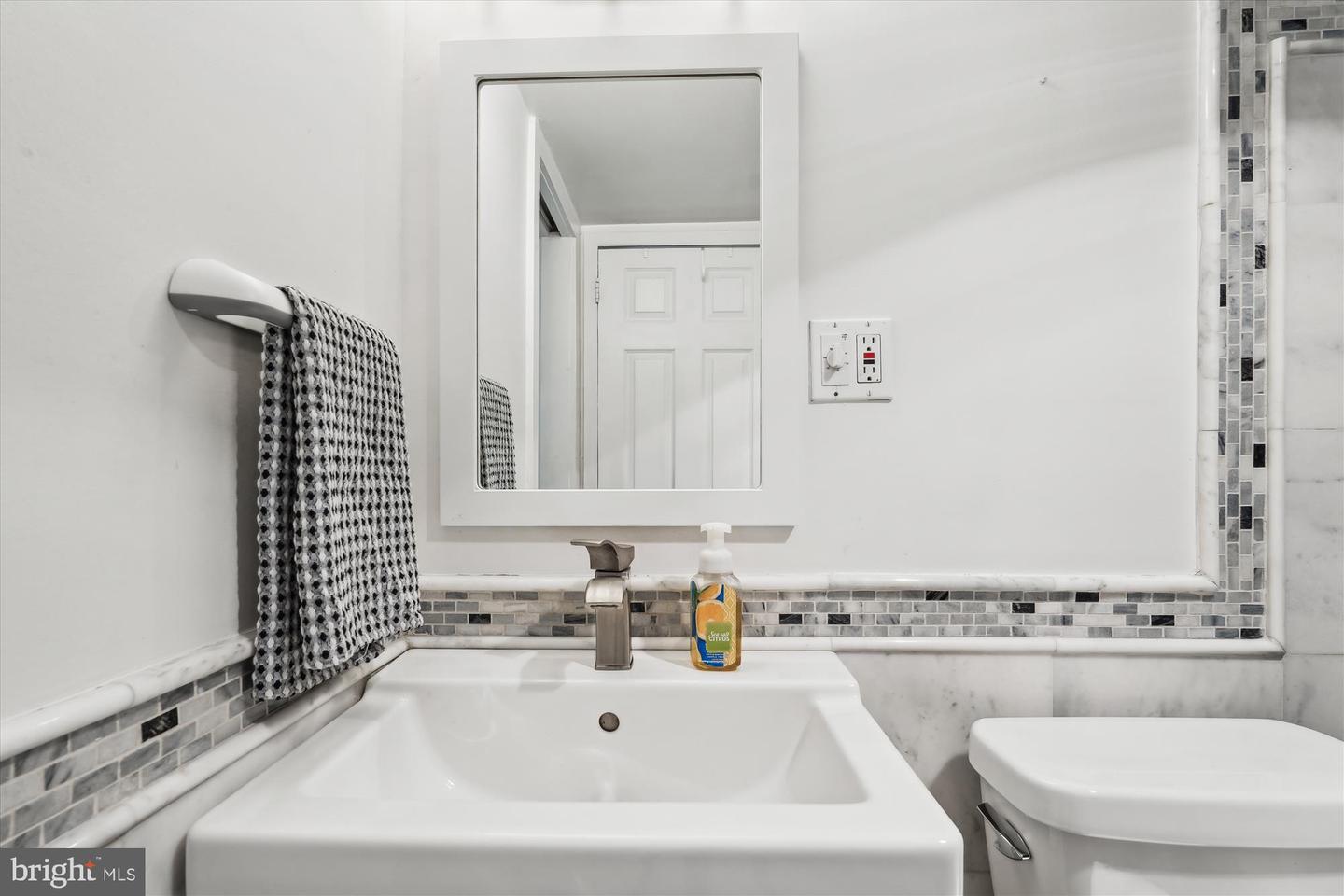 1816 NEW HAMPSHIRE AVE NW #210, WASHINGTON, District Of Columbia 20009, 1 Bedroom Bedrooms, ,1 BathroomBathrooms,Residential,For sale,1816 NEW HAMPSHIRE AVE NW #210,DCDC2184216 MLS # DCDC2184216