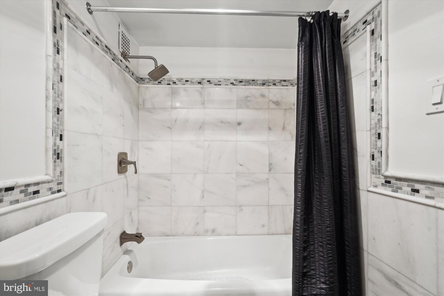 1816 NEW HAMPSHIRE AVE NW #210, WASHINGTON, District Of Columbia 20009, 1 Bedroom Bedrooms, ,1 BathroomBathrooms,Residential,For sale,1816 NEW HAMPSHIRE AVE NW #210,DCDC2184216 MLS # DCDC2184216