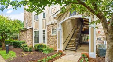 506 SUNSET VIEW TER SE #208, LEESBURG, Virginia 20175, 2 Bedrooms Bedrooms, ,2 BathroomsBathrooms,Residential,For sale,506 SUNSET VIEW TER SE #208,VALO2088004 MLS # VALO2088004