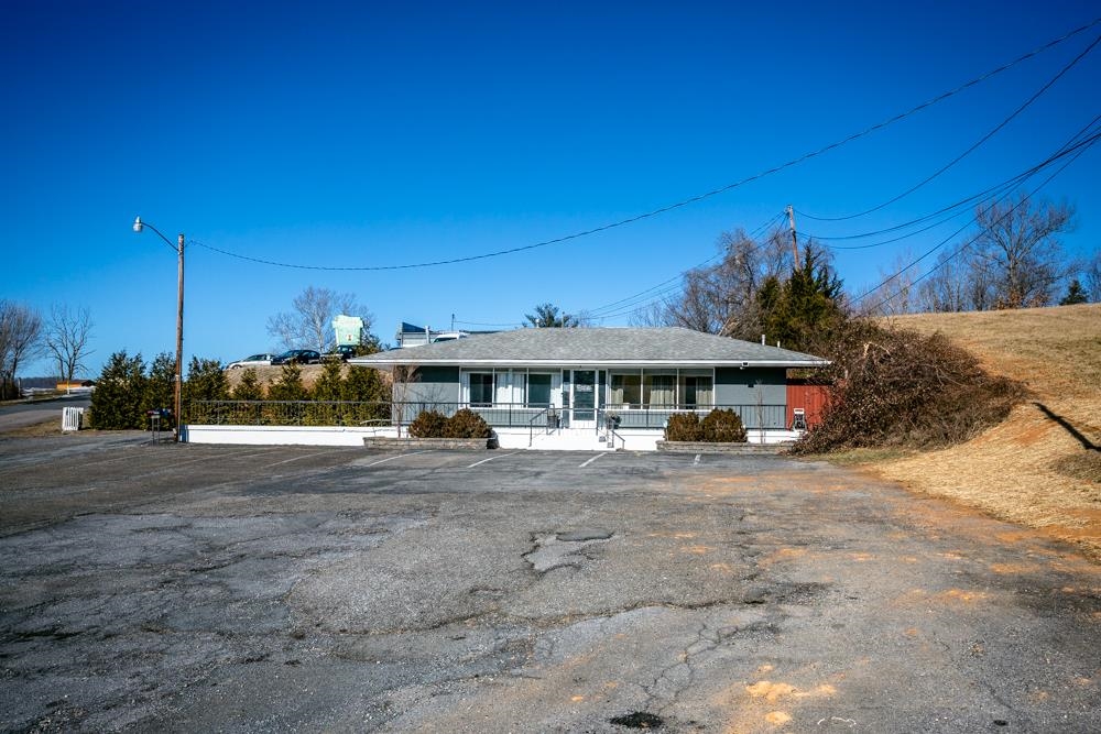 631 WADDELL ST, LEXINGTON, Virginia 24450, ,Commercial,631 WADDELL ST,660835 MLS # 660835