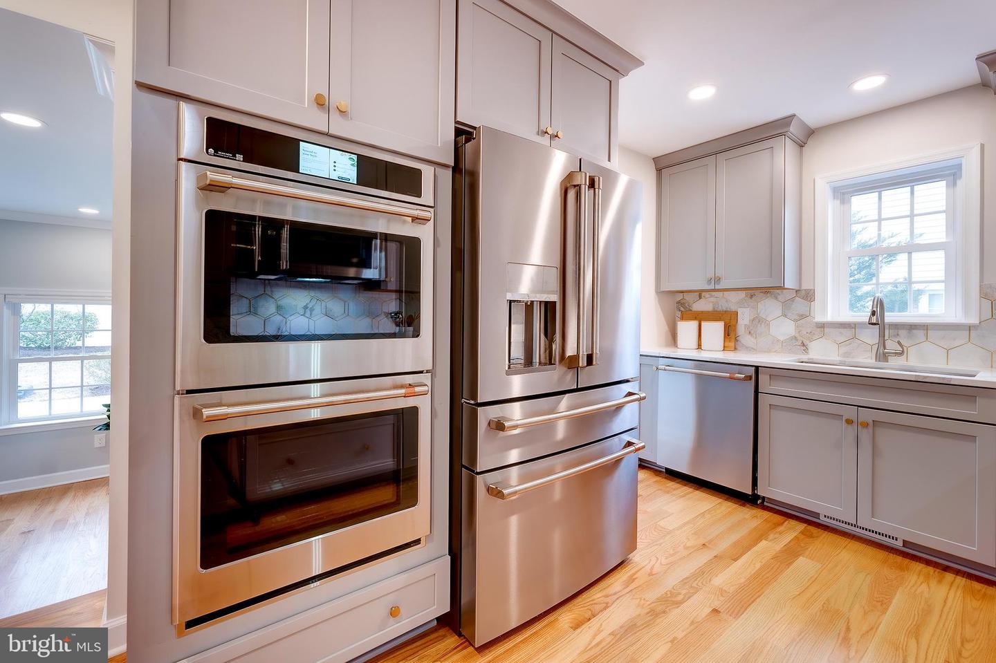 3013 KING ST, ALEXANDRIA, Virginia 22302, 4 Bedrooms Bedrooms, ,3 BathroomsBathrooms,Residential,For sale,3013 KING ST,VAAX2037746 MLS # VAAX2037746