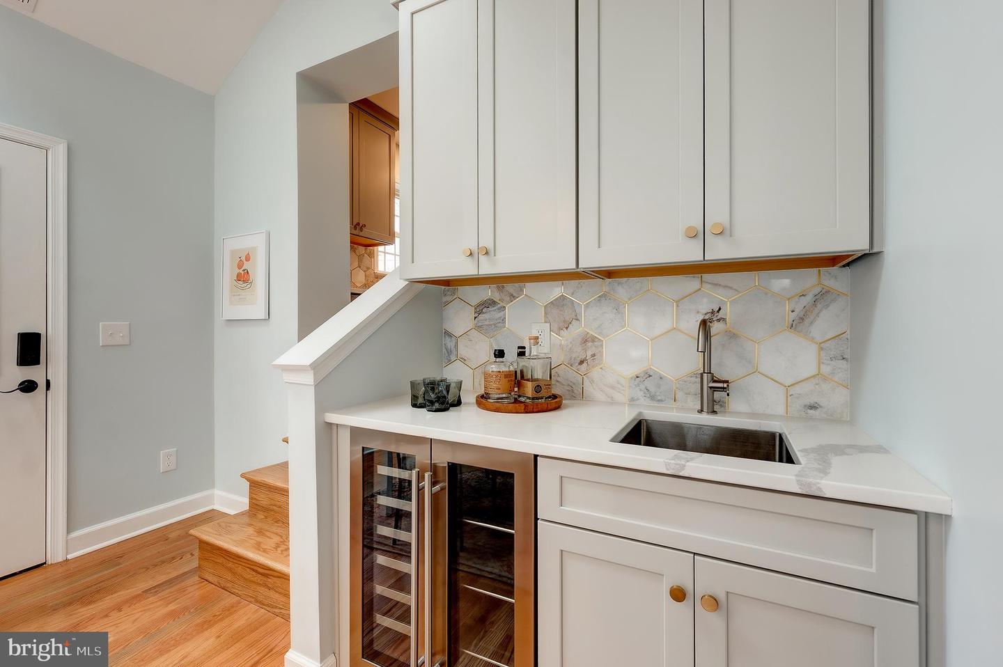 3013 KING ST, ALEXANDRIA, Virginia 22302, 4 Bedrooms Bedrooms, ,3 BathroomsBathrooms,Residential,For sale,3013 KING ST,VAAX2037746 MLS # VAAX2037746