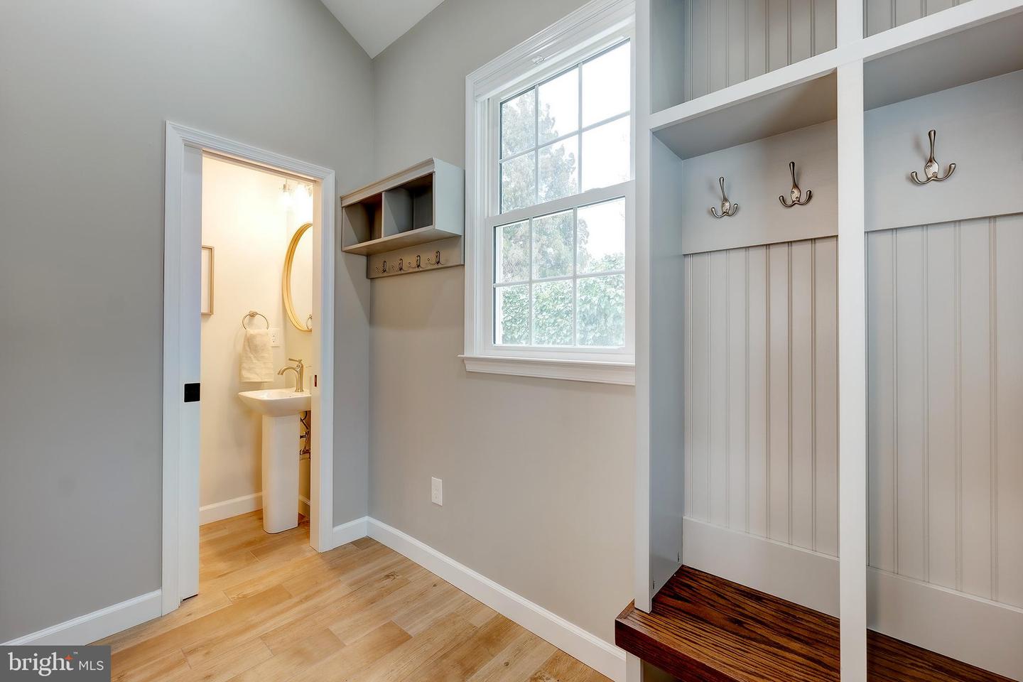 3013 KING ST, ALEXANDRIA, Virginia 22302, 4 Bedrooms Bedrooms, ,3 BathroomsBathrooms,Residential,For sale,3013 KING ST,VAAX2037746 MLS # VAAX2037746