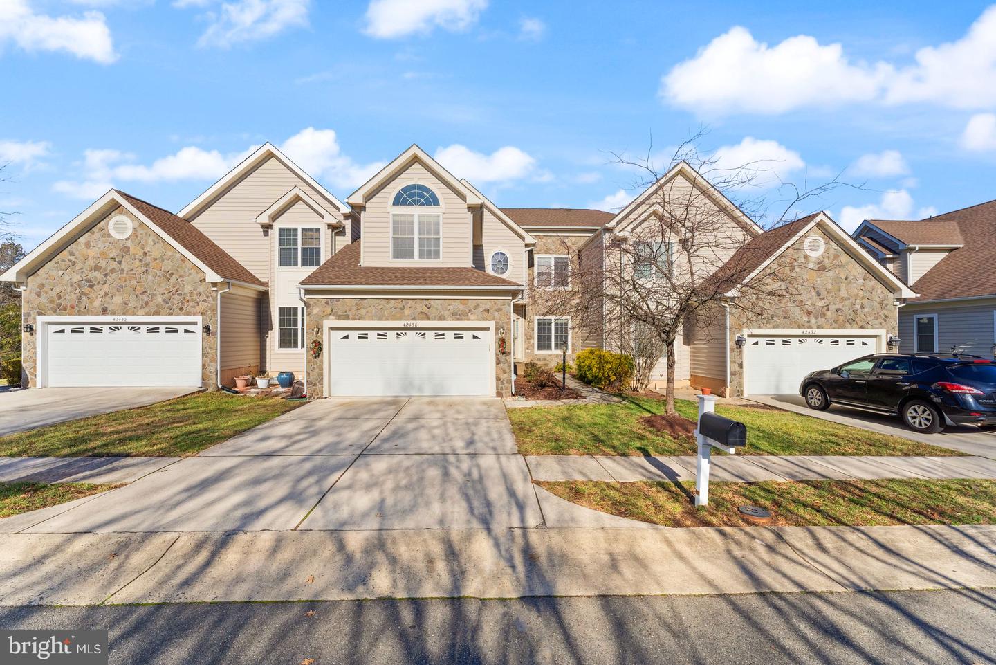 42450 LONDONTOWN TER, CHANTILLY, Virginia 20152, 4 Bedrooms Bedrooms, ,3 BathroomsBathrooms,Residential,For sale,42450 LONDONTOWN TER,VALO2085474 MLS # VALO2085474