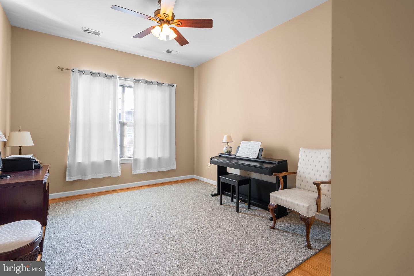 7880 ROLLING WOODS CT #404, SPRINGFIELD, Virginia 22152, 2 Bedrooms Bedrooms, ,2 BathroomsBathrooms,Residential,For sale,7880 ROLLING WOODS CT #404,VAFX2217578 MLS # VAFX2217578