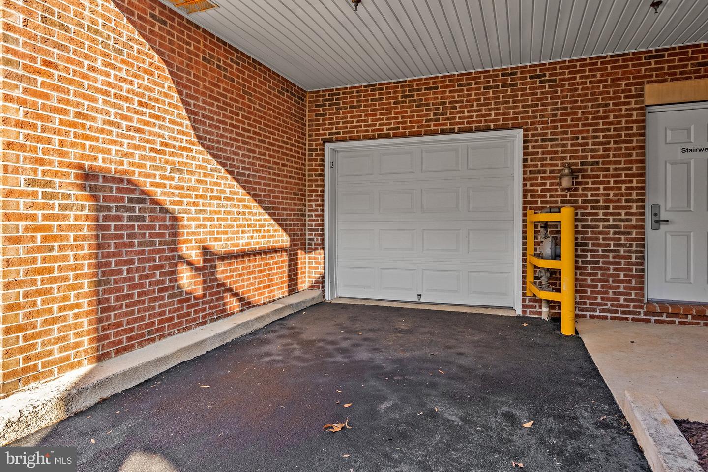 7880 ROLLING WOODS CT #404, SPRINGFIELD, Virginia 22152, 2 Bedrooms Bedrooms, ,2 BathroomsBathrooms,Residential,For sale,7880 ROLLING WOODS CT #404,VAFX2217578 MLS # VAFX2217578