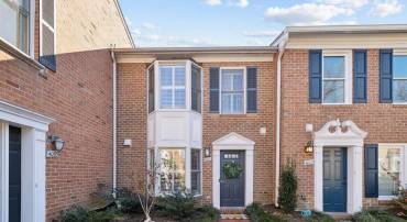 4080 CHERRY HILL RD, ARLINGTON, Virginia 22207, 3 Bedrooms Bedrooms, ,2 BathroomsBathrooms,Residential,For sale,4080 CHERRY HILL RD,VAAR2052666 MLS # VAAR2052666