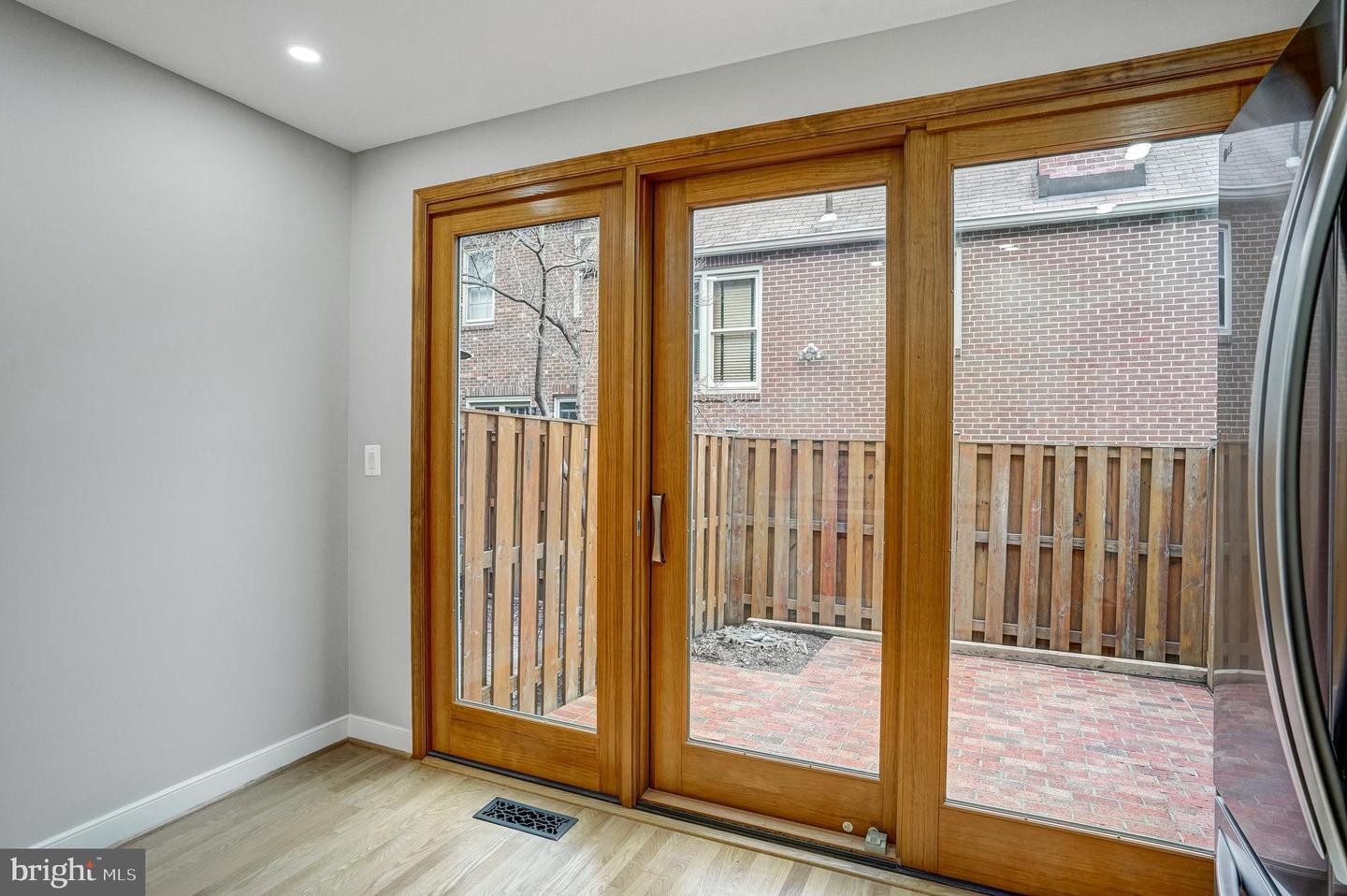 607 S COLUMBUS ST S, ALEXANDRIA, Virginia 22314, 2 Bedrooms Bedrooms, ,1 BathroomBathrooms,Residential,For sale,607 S COLUMBUS ST S,VAAX2041488 MLS # VAAX2041488