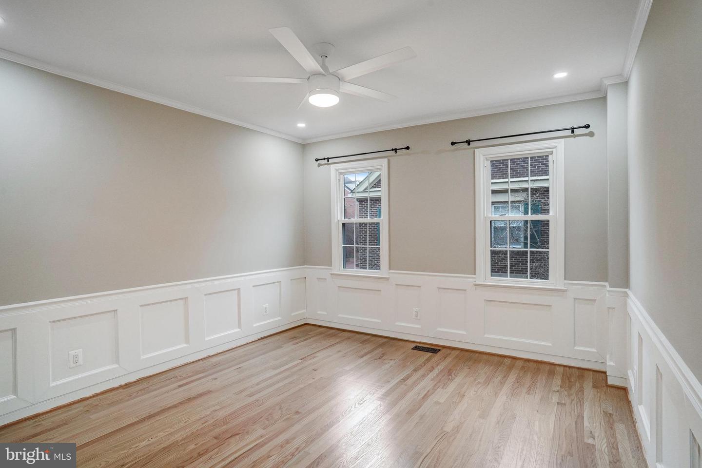 607 S COLUMBUS ST S, ALEXANDRIA, Virginia 22314, 2 Bedrooms Bedrooms, ,1 BathroomBathrooms,Residential,For sale,607 S COLUMBUS ST S,VAAX2041488 MLS # VAAX2041488