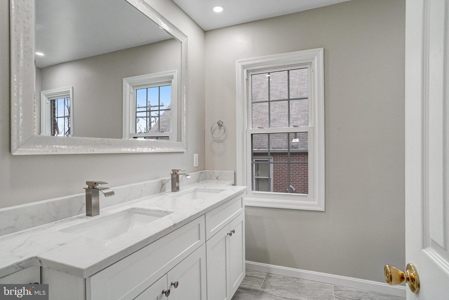 607 S COLUMBUS ST S, ALEXANDRIA, Virginia 22314, 2 Bedrooms Bedrooms, ,1 BathroomBathrooms,Residential,For sale,607 S COLUMBUS ST S,VAAX2041488 MLS # VAAX2041488