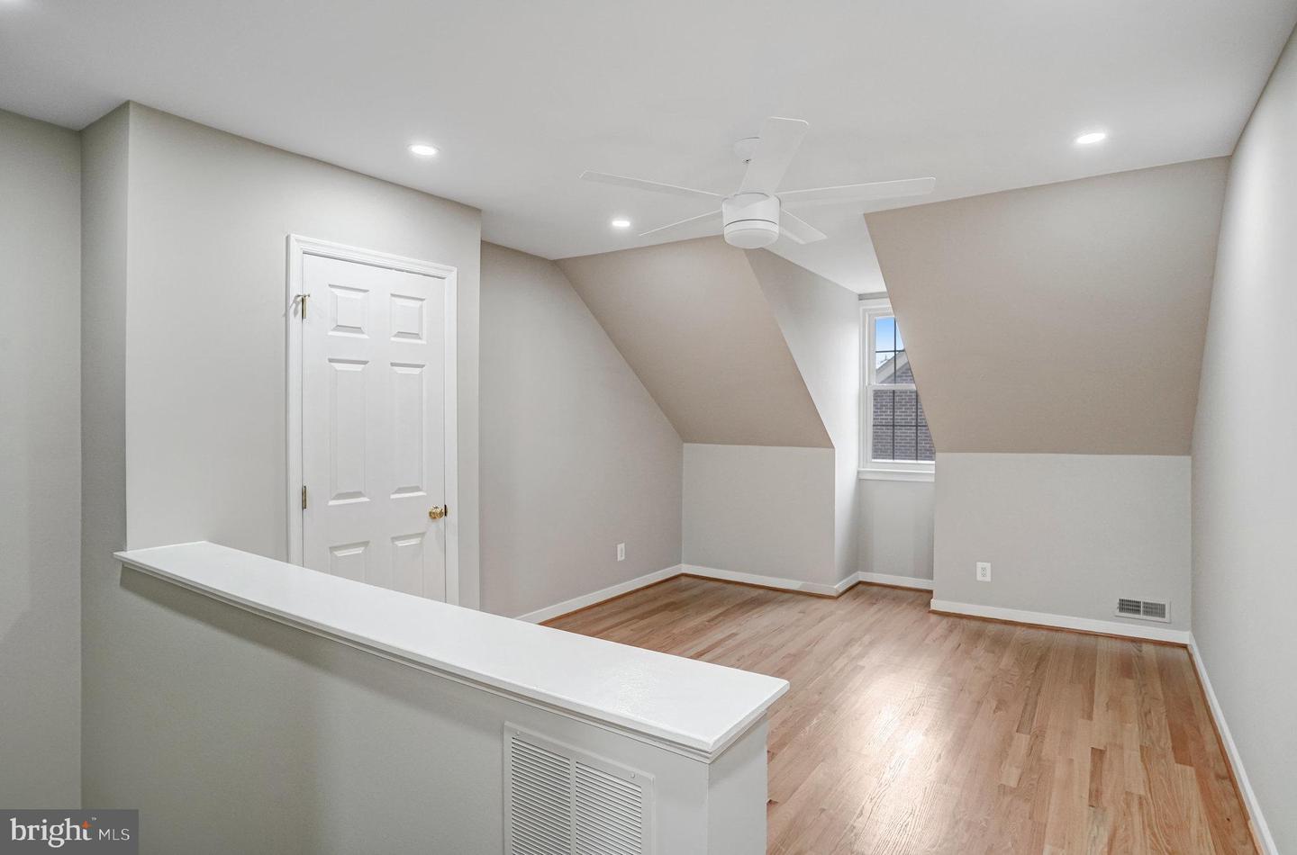 607 S COLUMBUS ST S, ALEXANDRIA, Virginia 22314, 2 Bedrooms Bedrooms, ,1 BathroomBathrooms,Residential,For sale,607 S COLUMBUS ST S,VAAX2041488 MLS # VAAX2041488