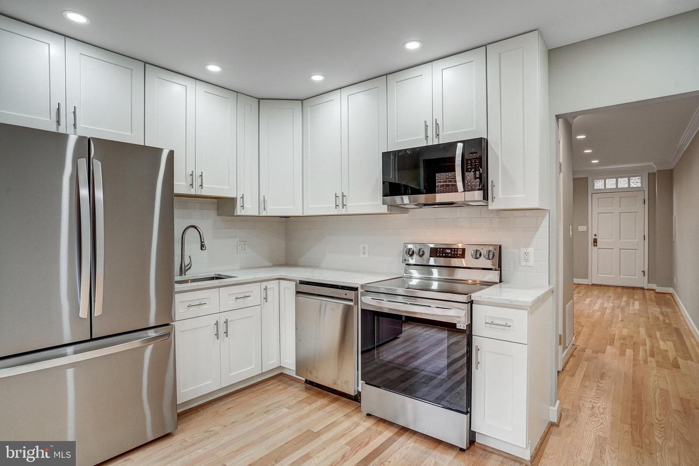 607 S COLUMBUS ST S, ALEXANDRIA, Virginia 22314, 2 Bedrooms Bedrooms, ,1 BathroomBathrooms,Residential,For sale,607 S COLUMBUS ST S,VAAX2041488 MLS # VAAX2041488