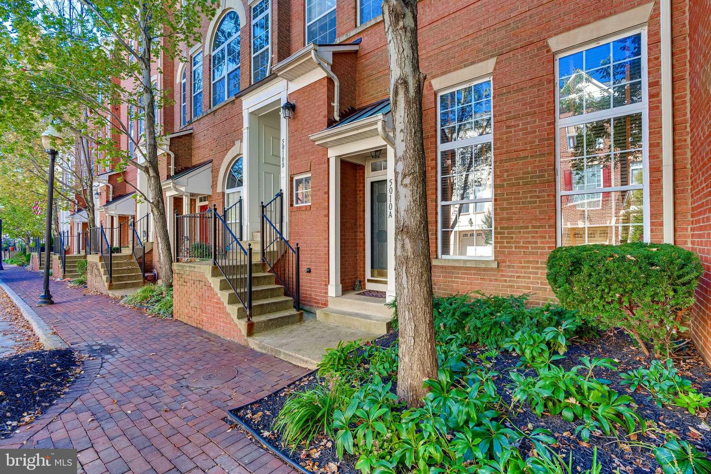 5010 BARBOUR DR #A, ALEXANDRIA, Virginia 22304, 2 Bedrooms Bedrooms, ,2 BathroomsBathrooms,Residential,For sale,5010 BARBOUR DR #A,VAAX2041504 MLS # VAAX2041504