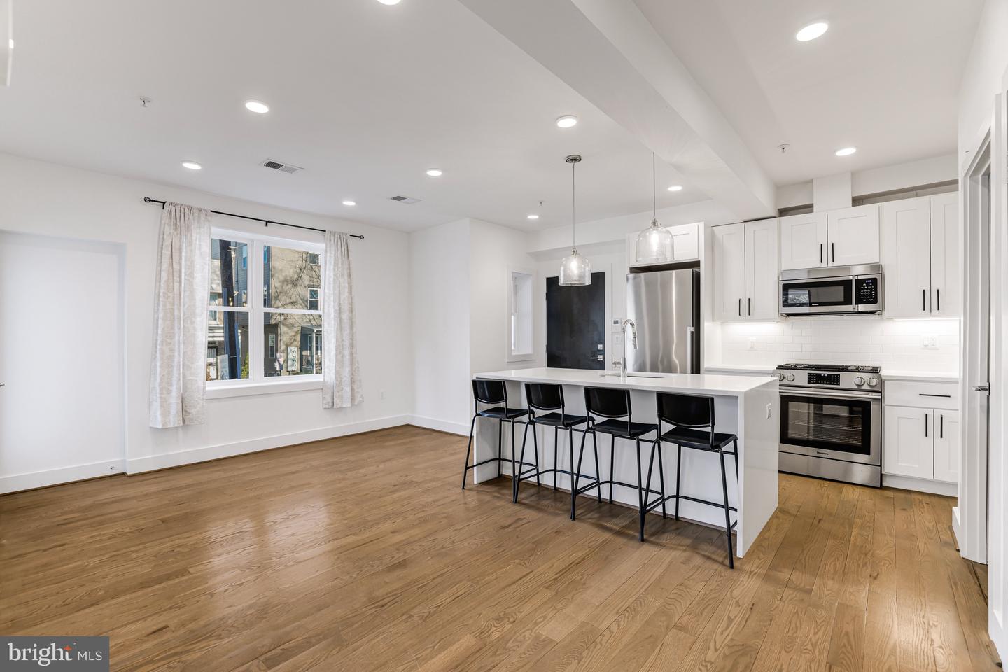 1236 SHEPHERD ST NW #4, WASHINGTON, District Of Columbia 20011, 2 Bedrooms Bedrooms, ,2 BathroomsBathrooms,Residential,For sale,1236 SHEPHERD ST NW #4,DCDC2183528 MLS # DCDC2183528