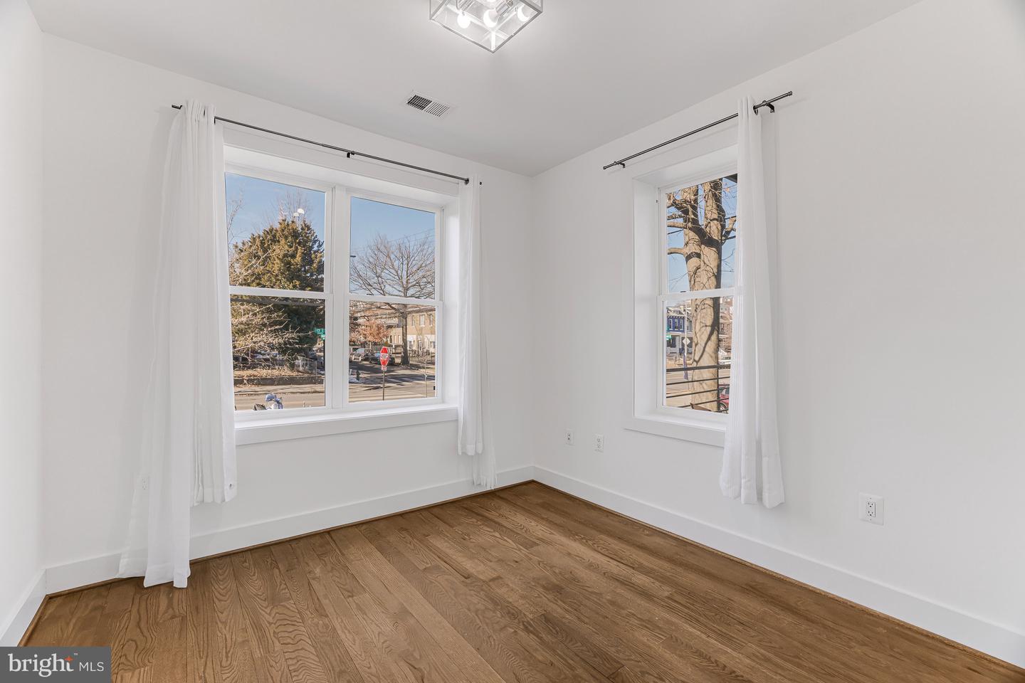 1236 SHEPHERD ST NW #4, WASHINGTON, District Of Columbia 20011, 2 Bedrooms Bedrooms, ,2 BathroomsBathrooms,Residential,For sale,1236 SHEPHERD ST NW #4,DCDC2183528 MLS # DCDC2183528