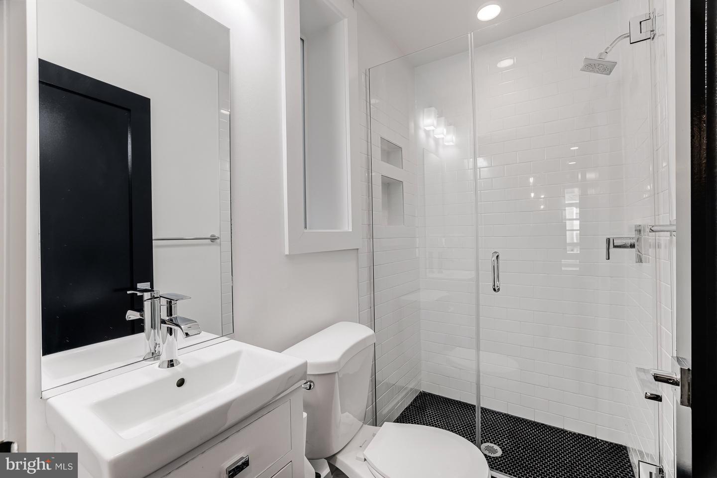 1236 SHEPHERD ST NW #4, WASHINGTON, District Of Columbia 20011, 2 Bedrooms Bedrooms, ,2 BathroomsBathrooms,Residential,For sale,1236 SHEPHERD ST NW #4,DCDC2183528 MLS # DCDC2183528